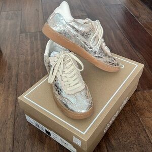 Dolce Vita Silver Notice Me Sneakers Size 6.5